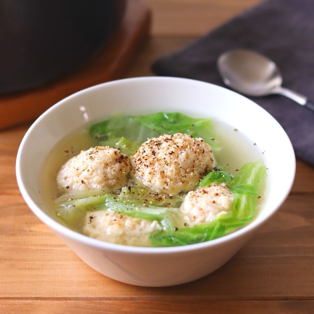 ふわふわ鶏団子とレタスのスープ